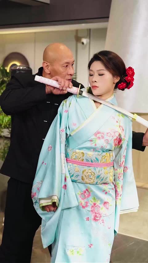 الحلقة 17 - لا تخافي يا آنسة، لي باعٌ في القتال